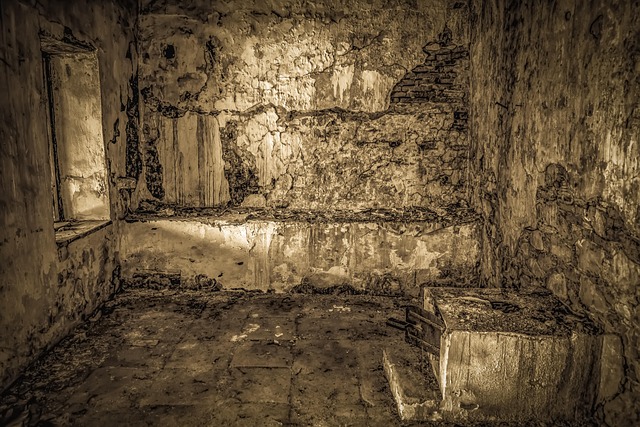 empty storehouses ready to use